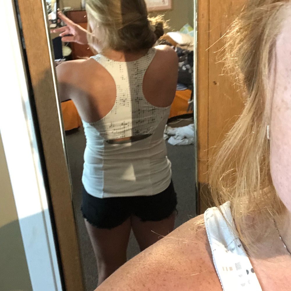 Workout Tank Top - Picture 4 of 4